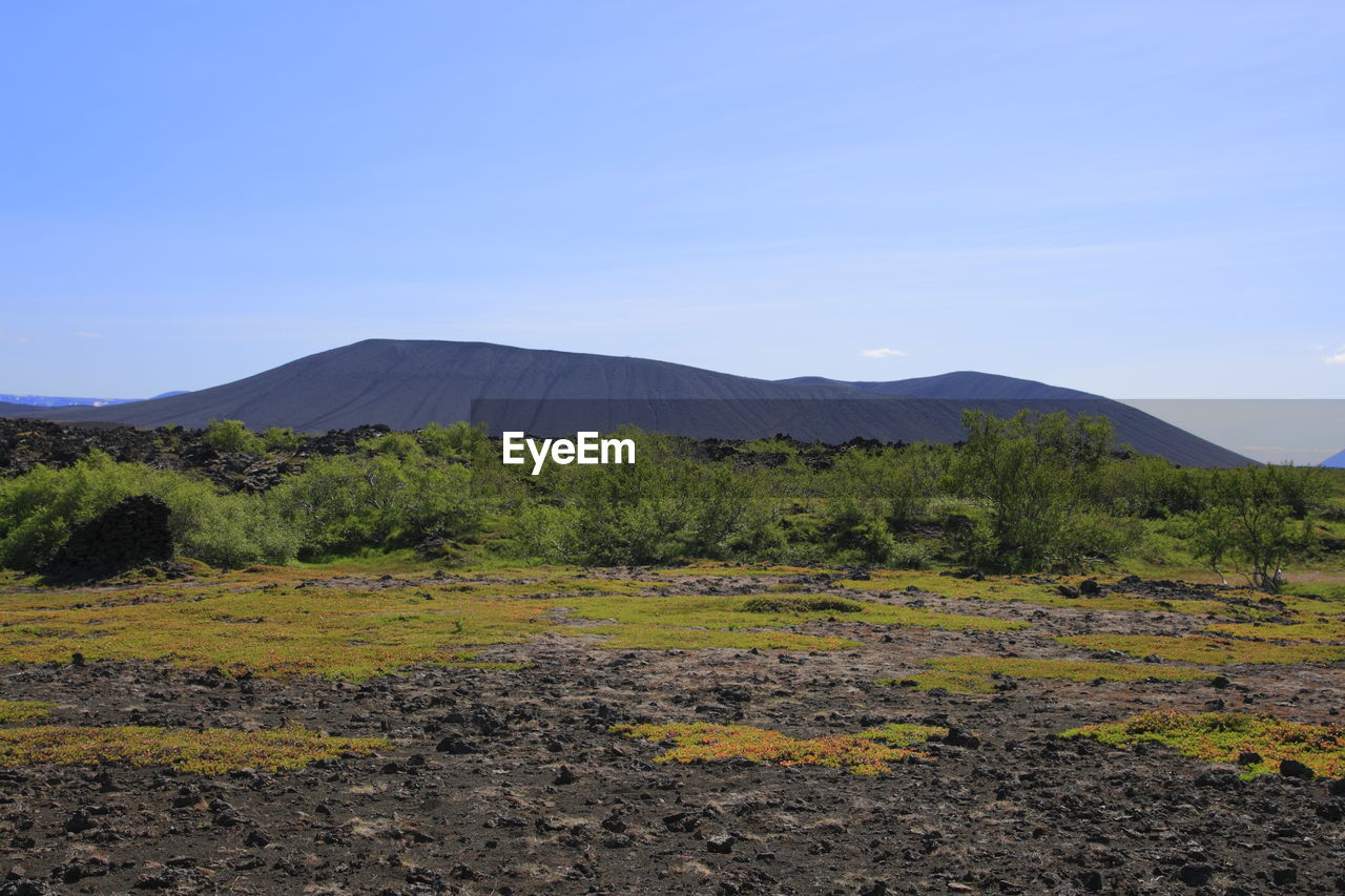 SCENIC VIEW OF MOUNTAINS AGAINST CLEAR BLUE SKY