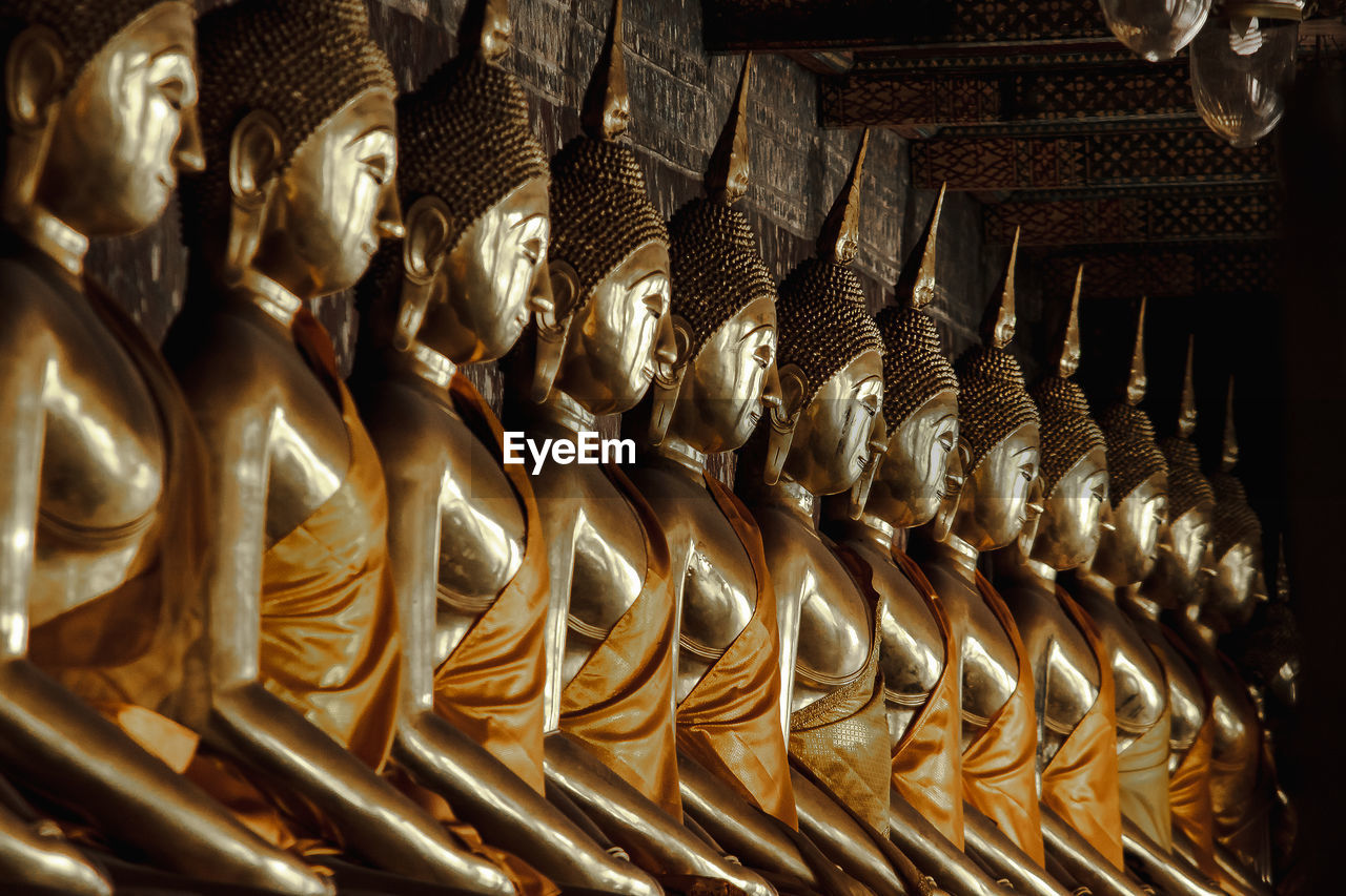 BUDDHA STATUE IN TEMPLE