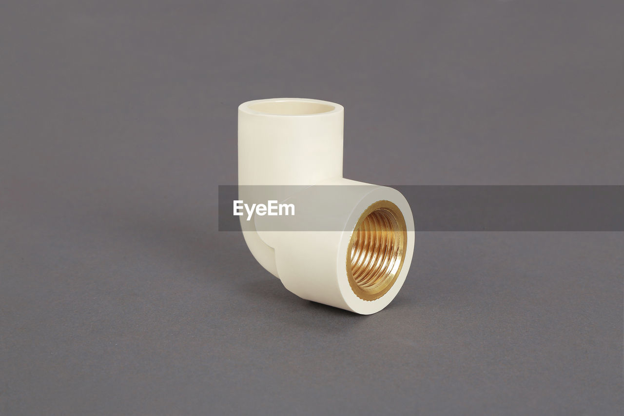 CLOSE-UP OF COFFEE CUP