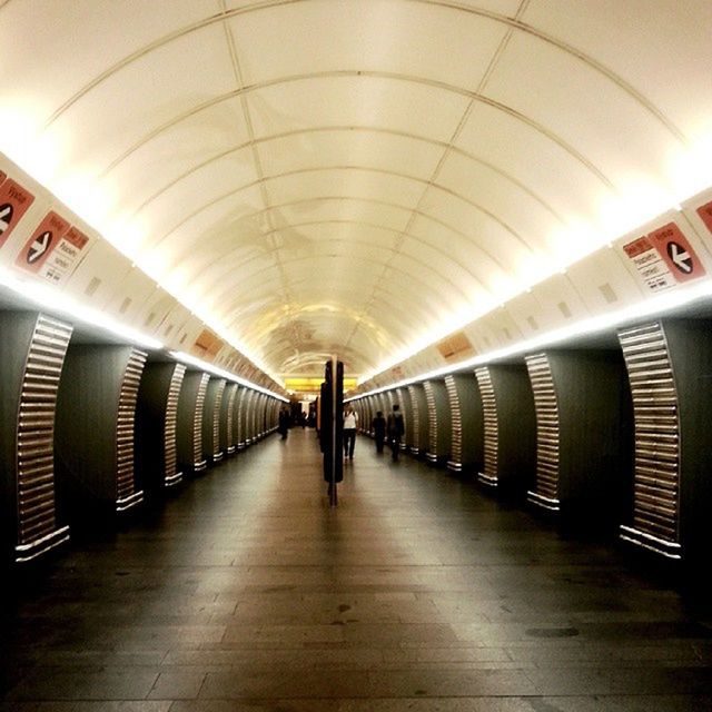 UNDERGROUND WALKWAY IN SUBWAY