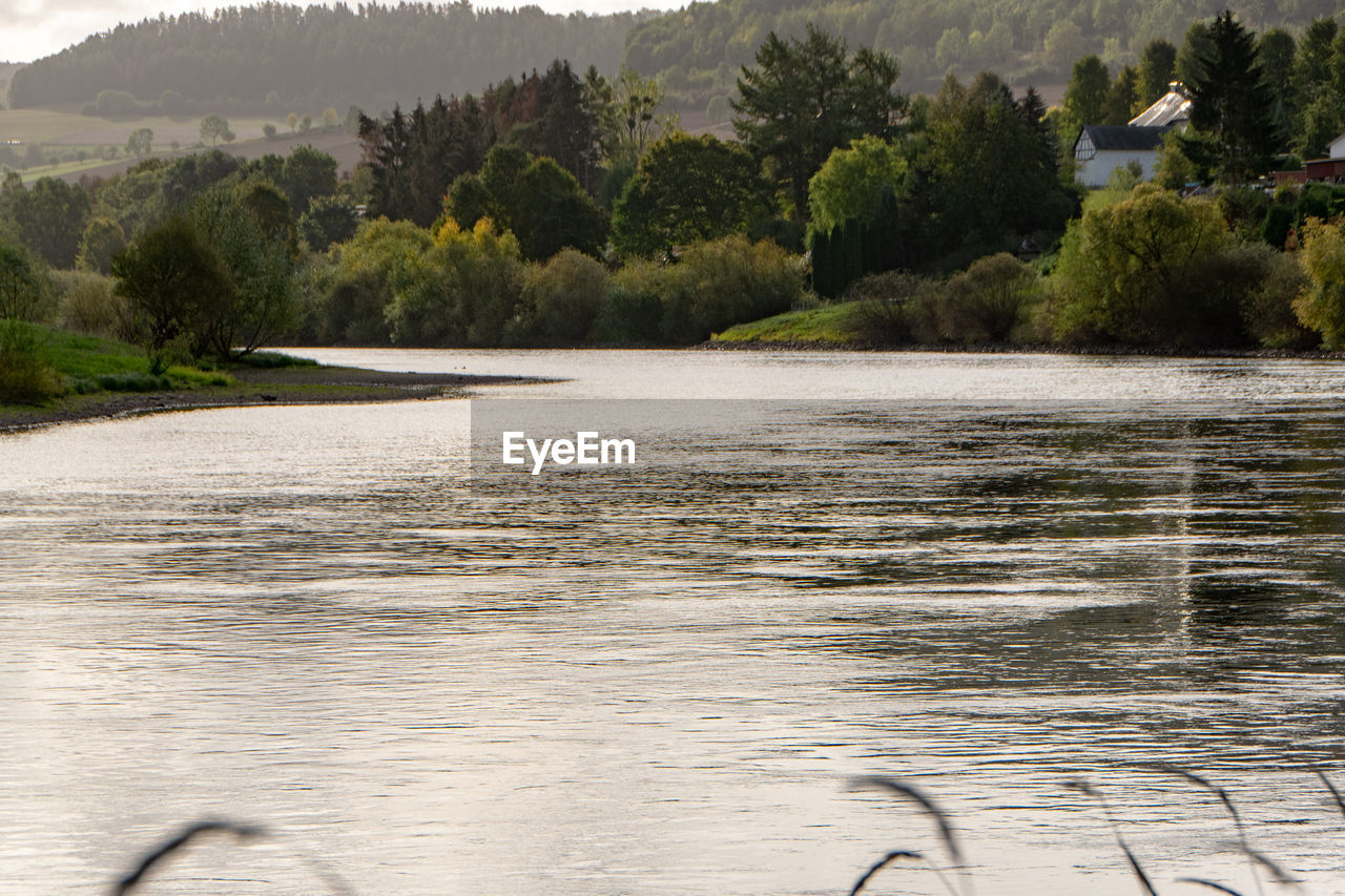 SCENIC VIEW OF RIVER AGAINST SKY