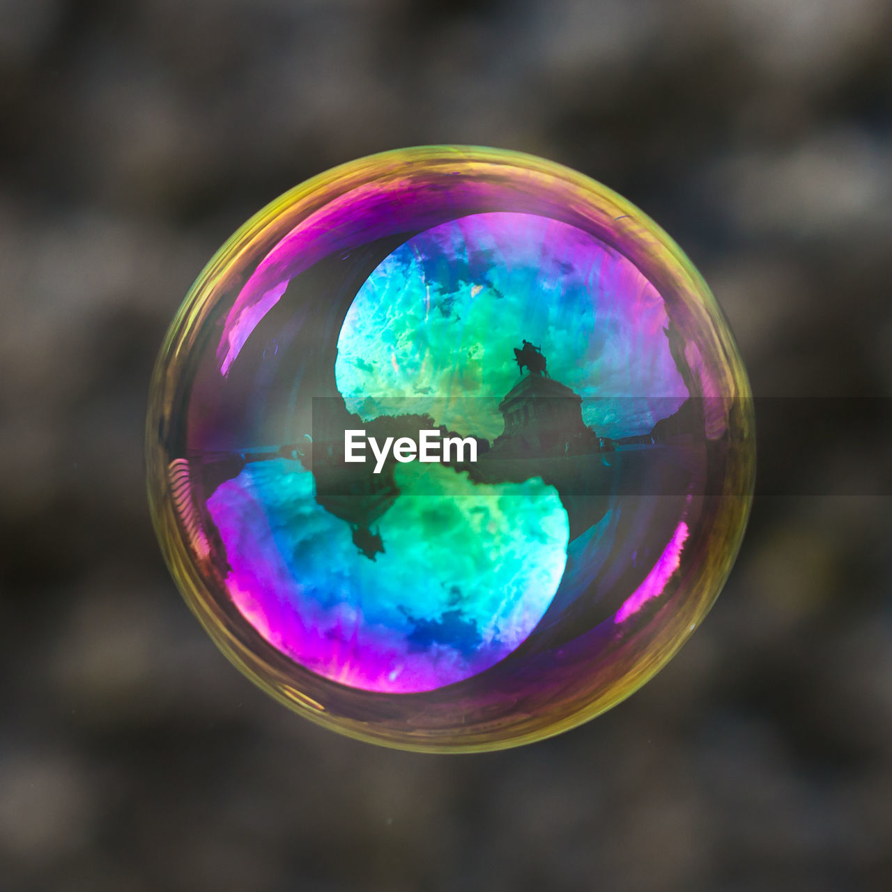 CLOSE-UP OF MULTI COLORED BUBBLES