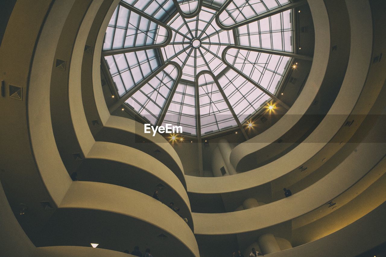 LOW ANGLE VIEW OF SPIRAL STAIRCASE