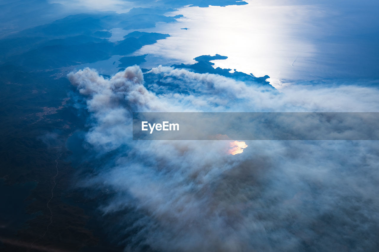 LOW ANGLE VIEW OF CLOUDS AGAINST SKY