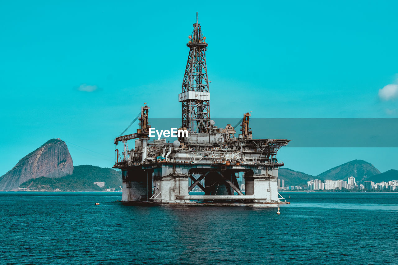 Offshore exploration platform for the oil industry in guanabara bay, rio de janeiro, brazil