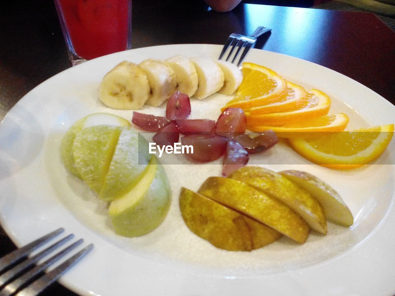 CLOSE-UP OF SERVED FOOD IN BOWL