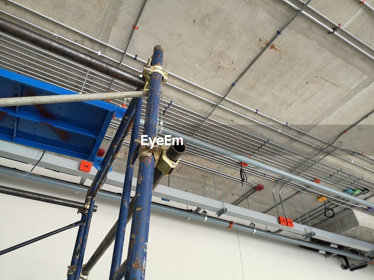 HIGH ANGLE VIEW OF PIPES ON CEILING