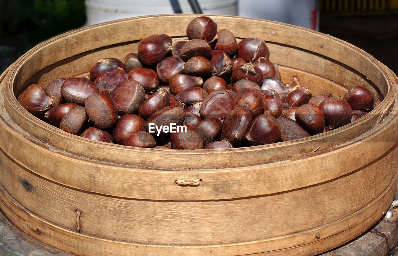 CLOSE-UP OF ROASTED COFFEE ON PLATE