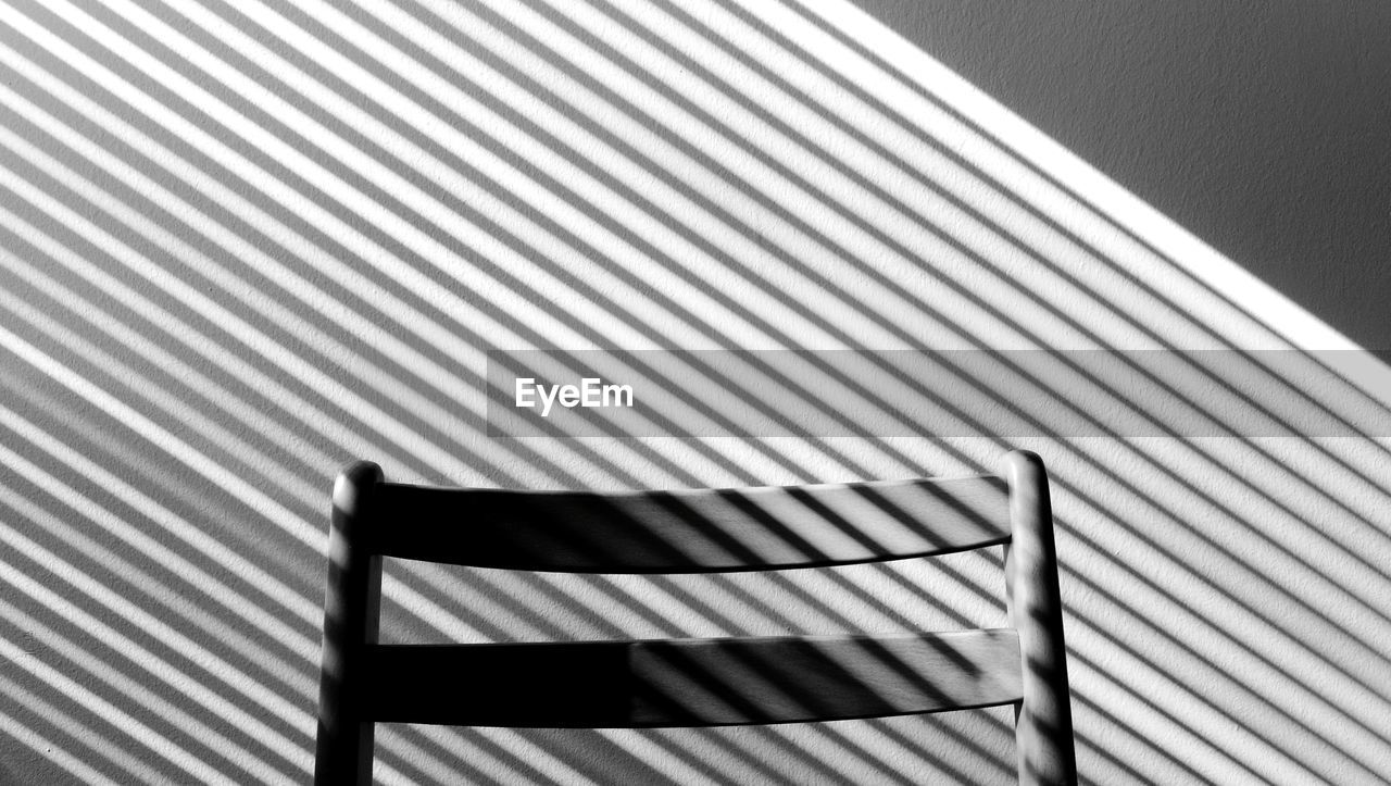 CLOSE UP OF BLINDS