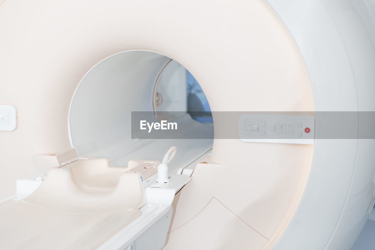 Medical ct or mri scan in the modern hospital laboratory. interior of radiography department. 