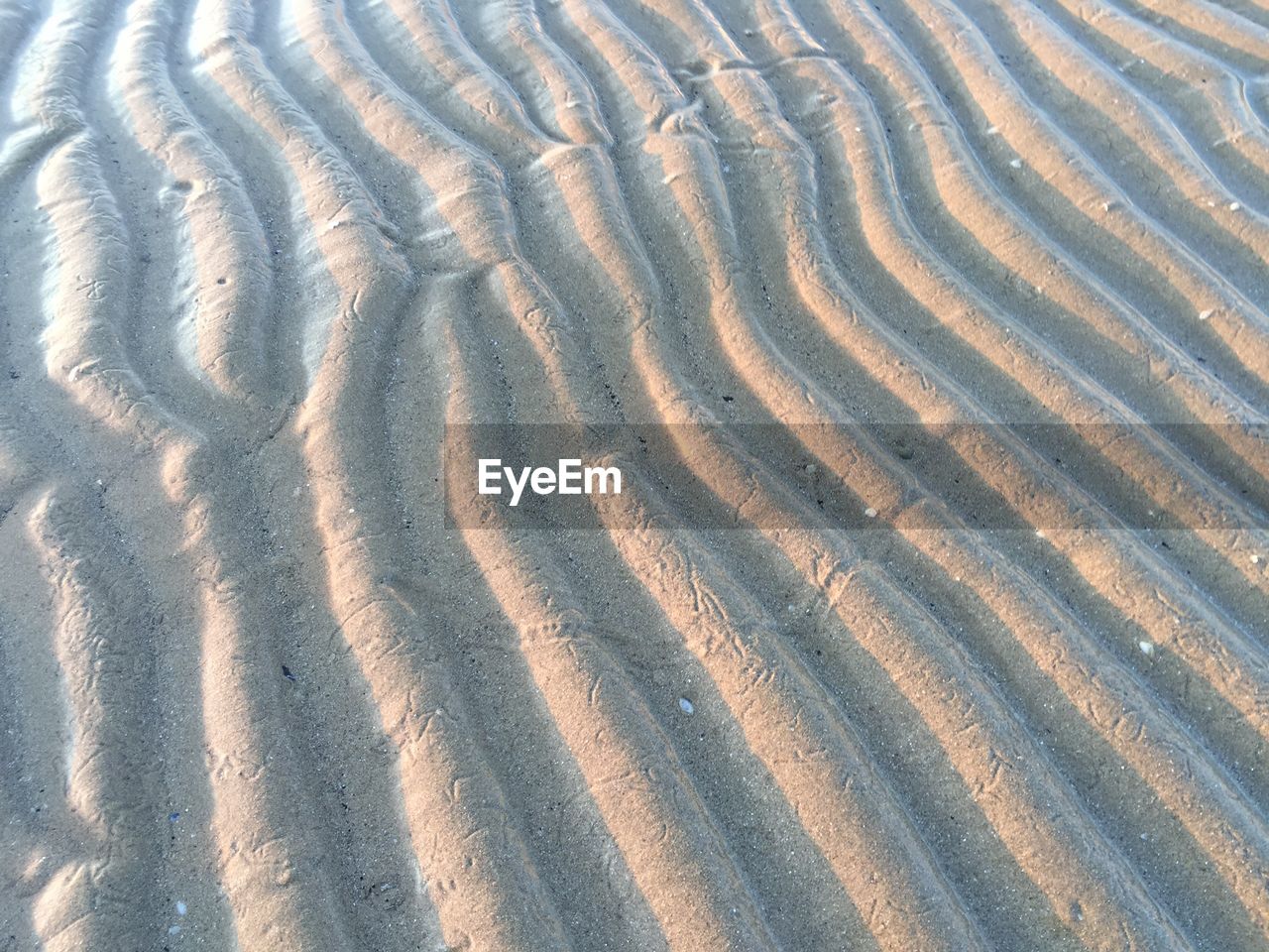 FULL FRAME SHOT OF SAND