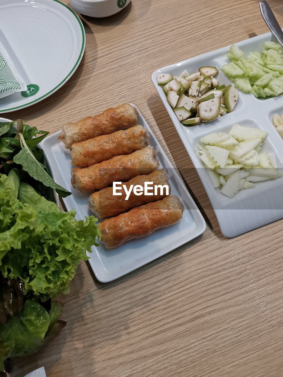 HIGH ANGLE VIEW OF MEAL SERVED IN PLATE