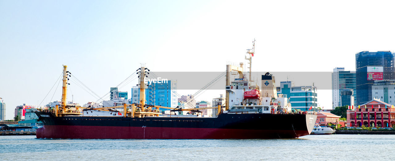 CRANES AT COMMERCIAL DOCK