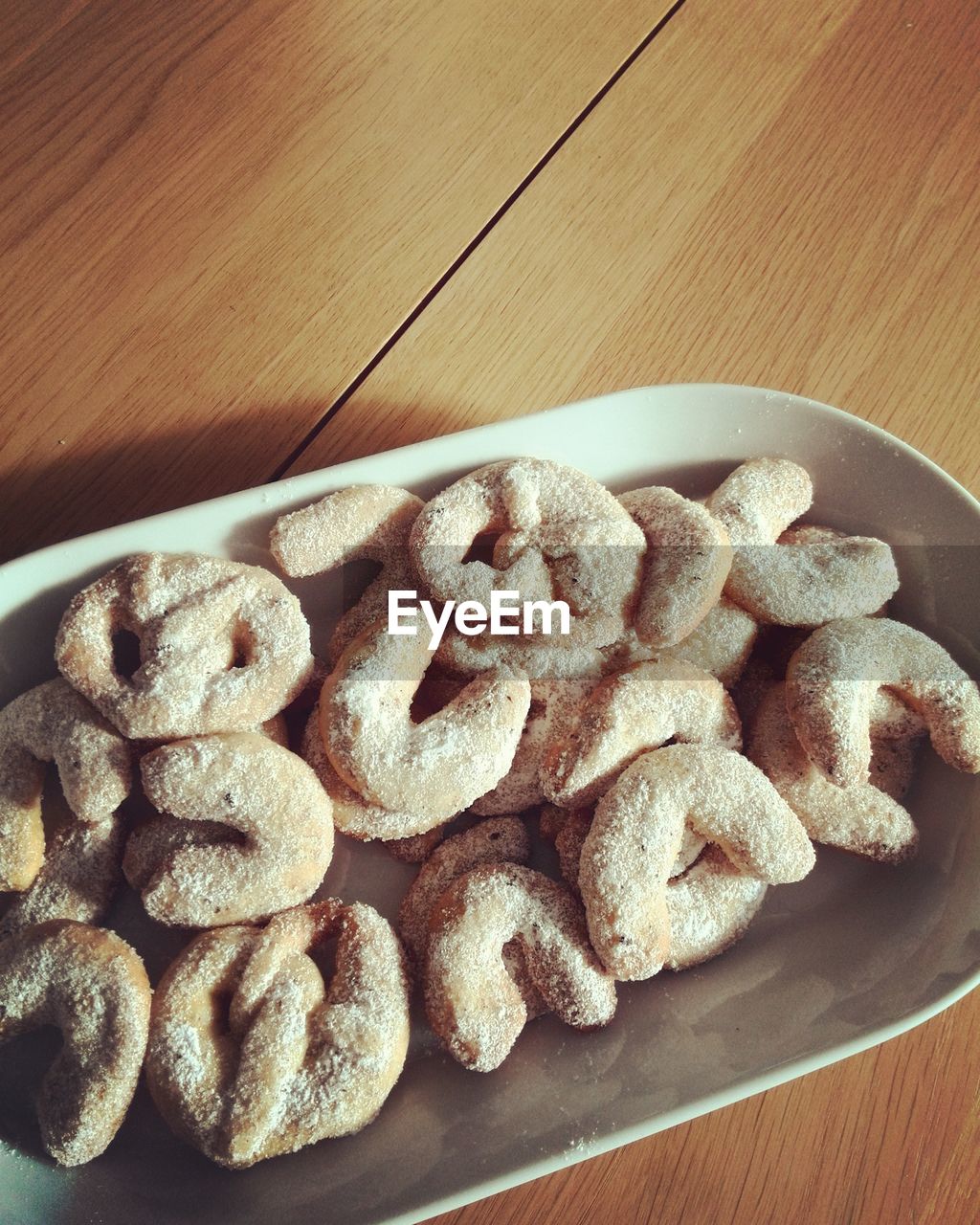 CLOSE-UP OF COOKIES