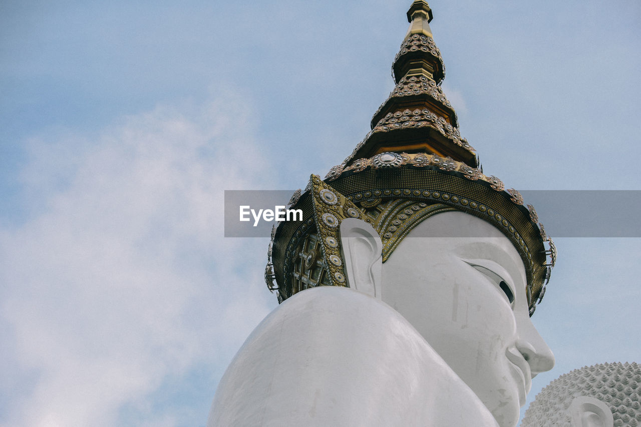 Buddha statue