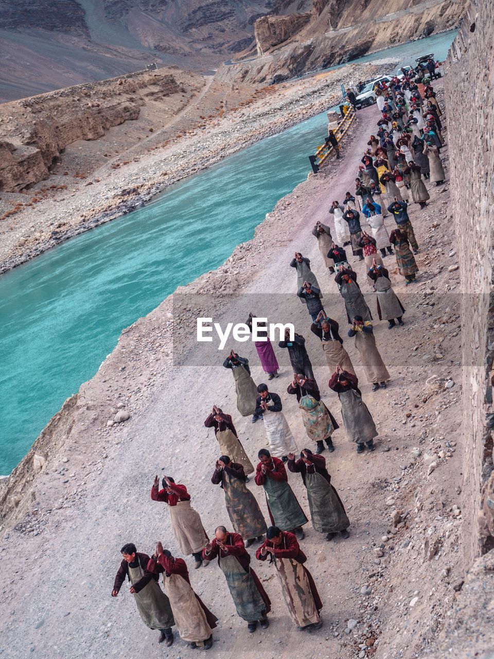 HIGH ANGLE VIEW OF CROWD IN WATER