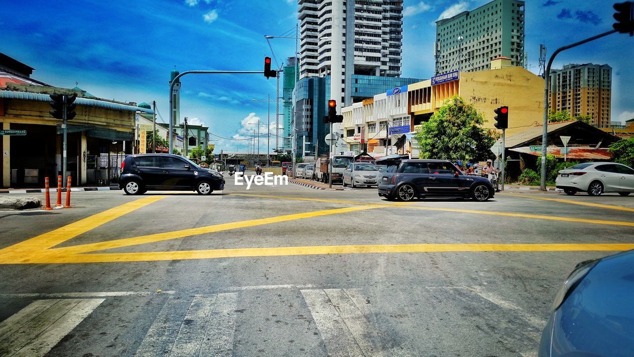 Traffic on city street