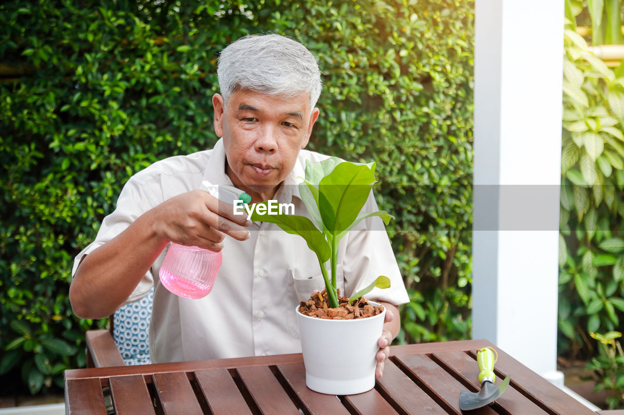 Man holding drink