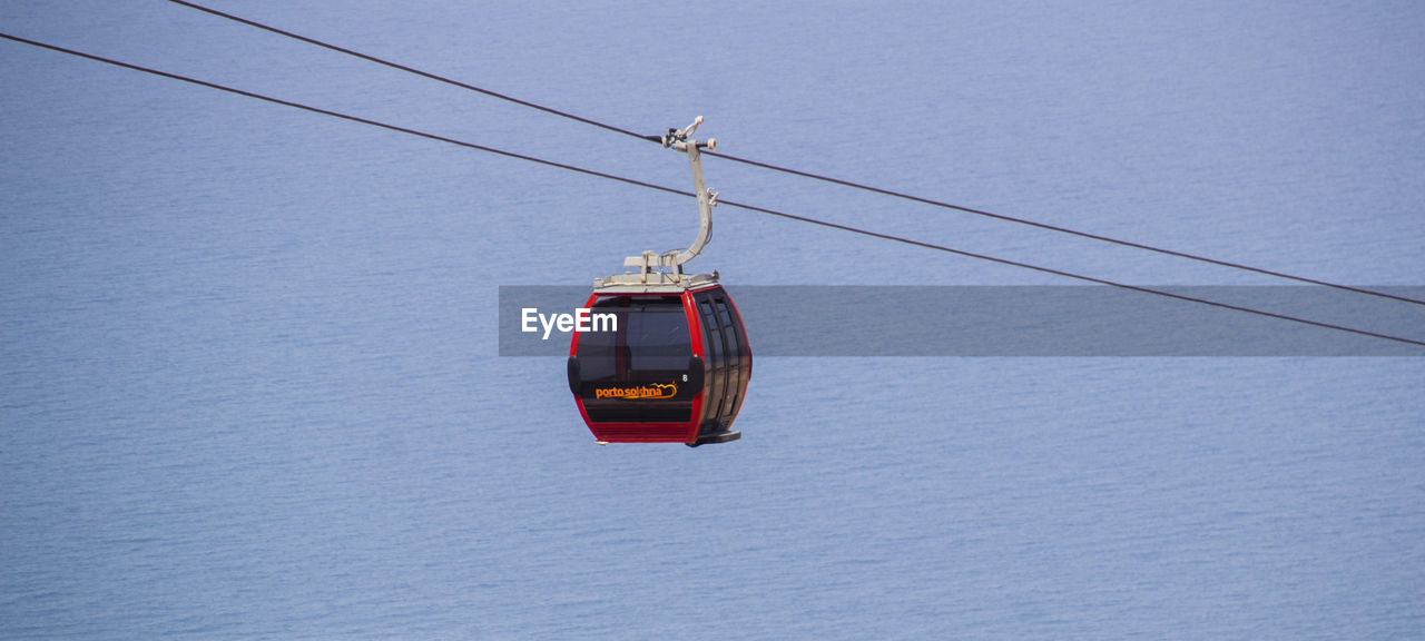 OVERHEAD CABLE CAR IN SEA