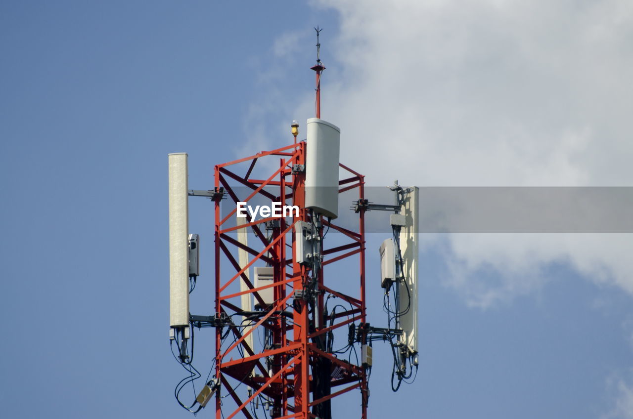 LOW ANGLE VIEW OF TOWER AGAINST SKY