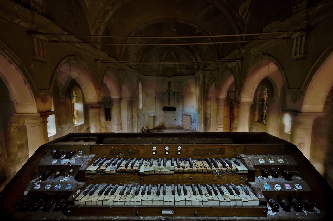 VIEW OF INTERIOR OF BUILDING