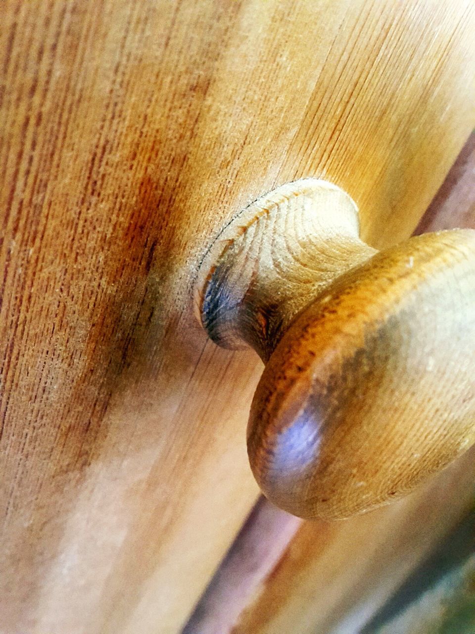 EXTREME CLOSE UP OF WOODEN SURFACE