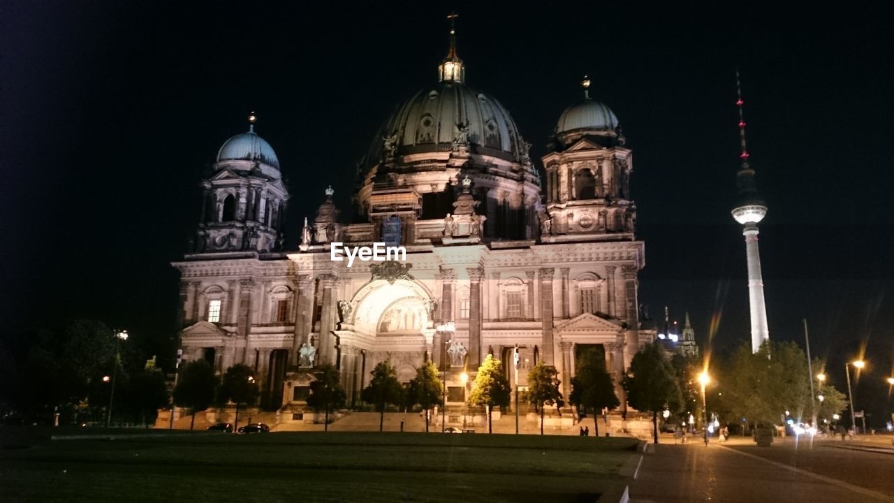 dome, architecture, religion, building exterior, place of worship, built structure, spirituality, illuminated, night, travel destinations, tourism, travel, history, outdoors, sky, no people, city