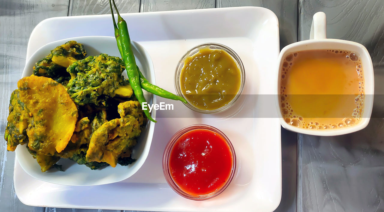 HIGH ANGLE VIEW OF MEAL SERVED IN PLATE