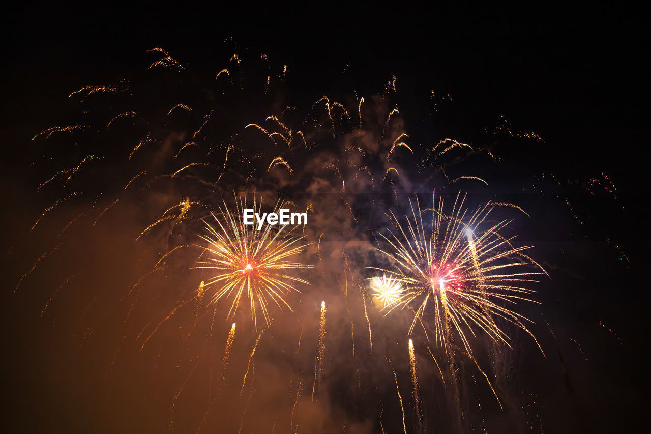 FIREWORKS IN SKY AT NIGHT