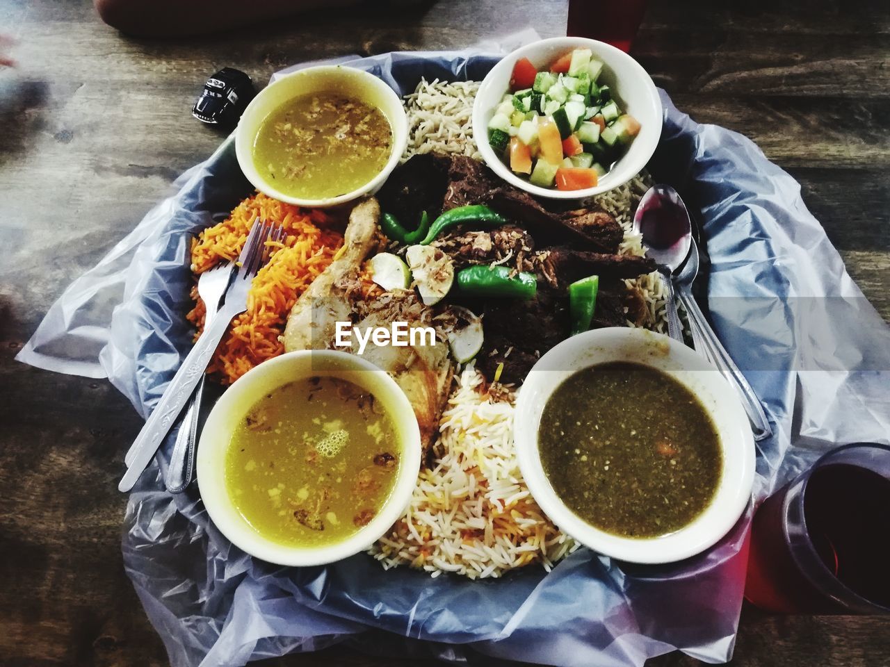 HIGH ANGLE VIEW OF MEAL SERVED IN BOWL