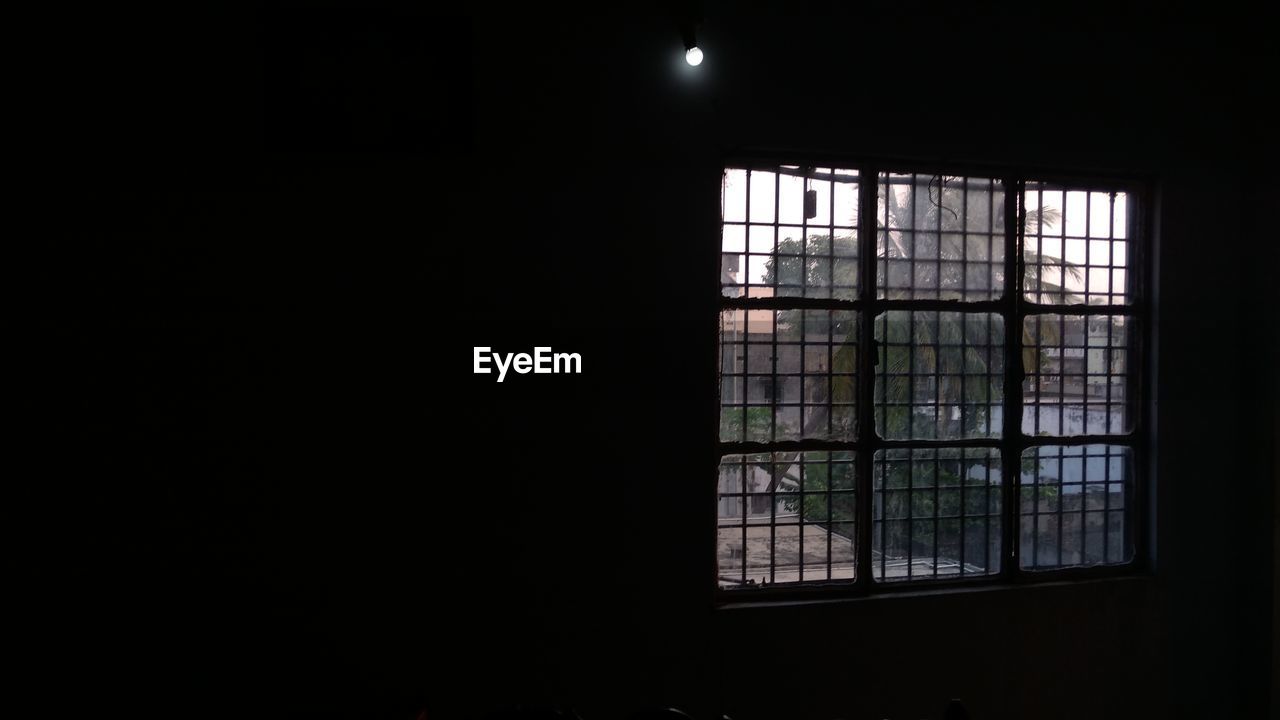 VIEW OF DARK ROOM WITH WINDOW IN DARKROOM