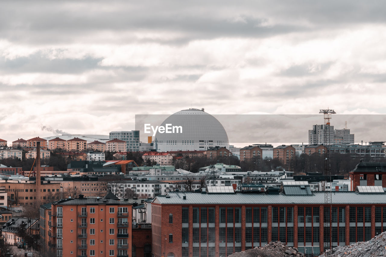 CITYSCAPE AGAINST SKY