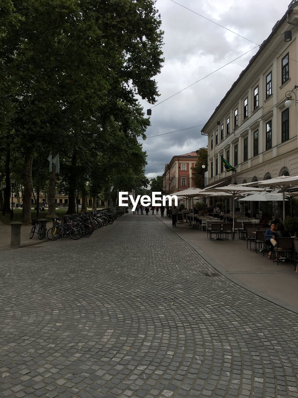 VIEW OF BUILDINGS IN TOWN