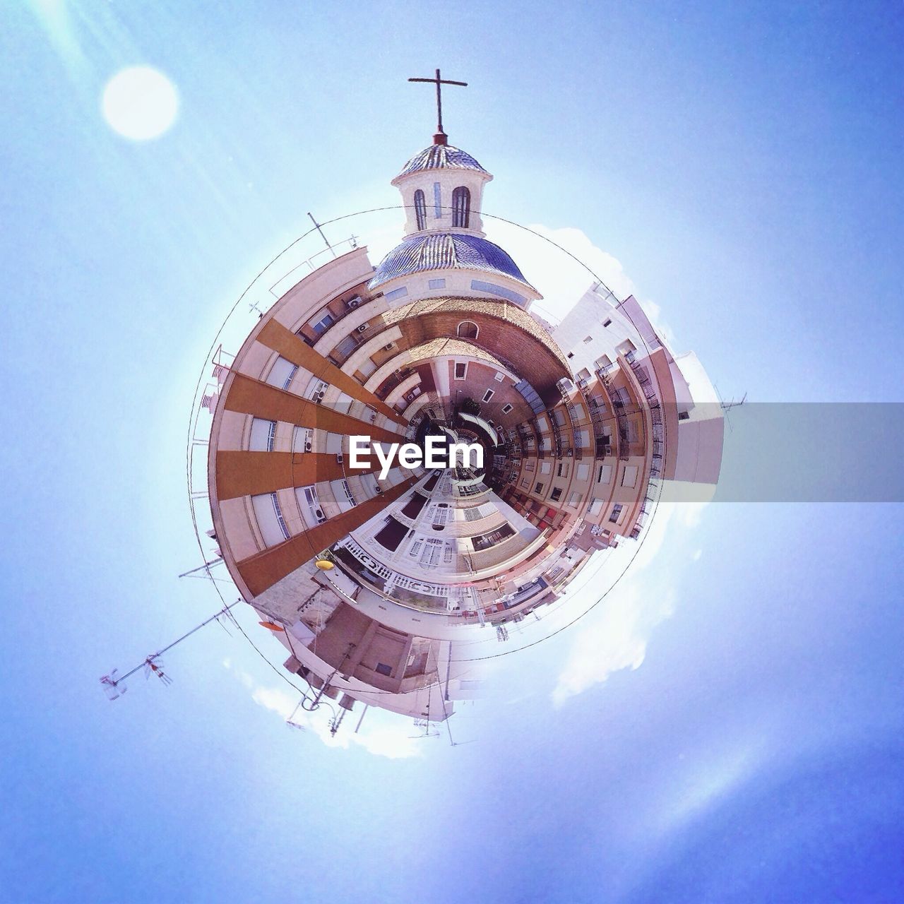 LOW ANGLE VIEW OF CLOCK TOWER AGAINST SKY