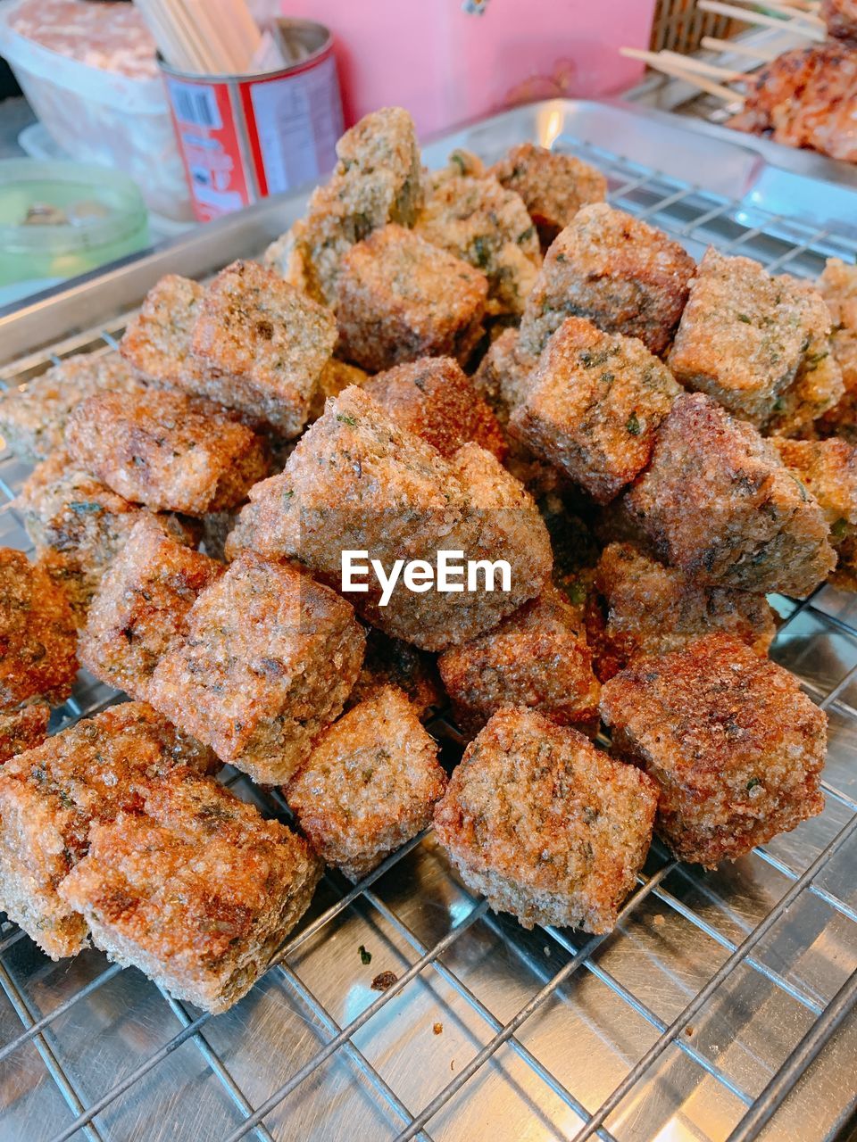 HIGH ANGLE VIEW OF BREAD ON BARBECUE