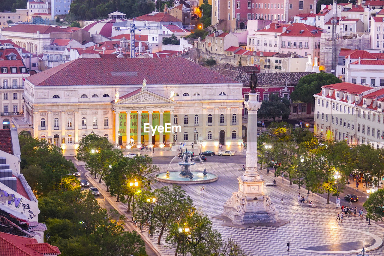 HIGH ANGLE VIEW OF BUILDINGS AT CITY