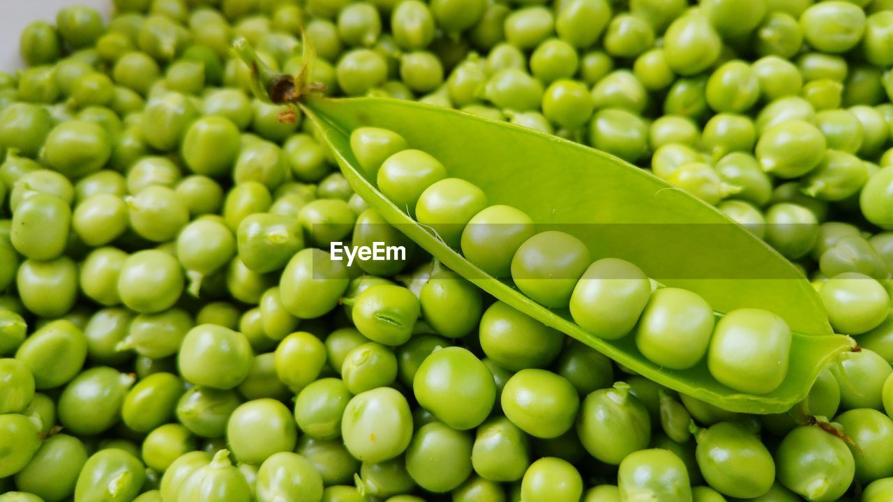 Full frame shot of green peas