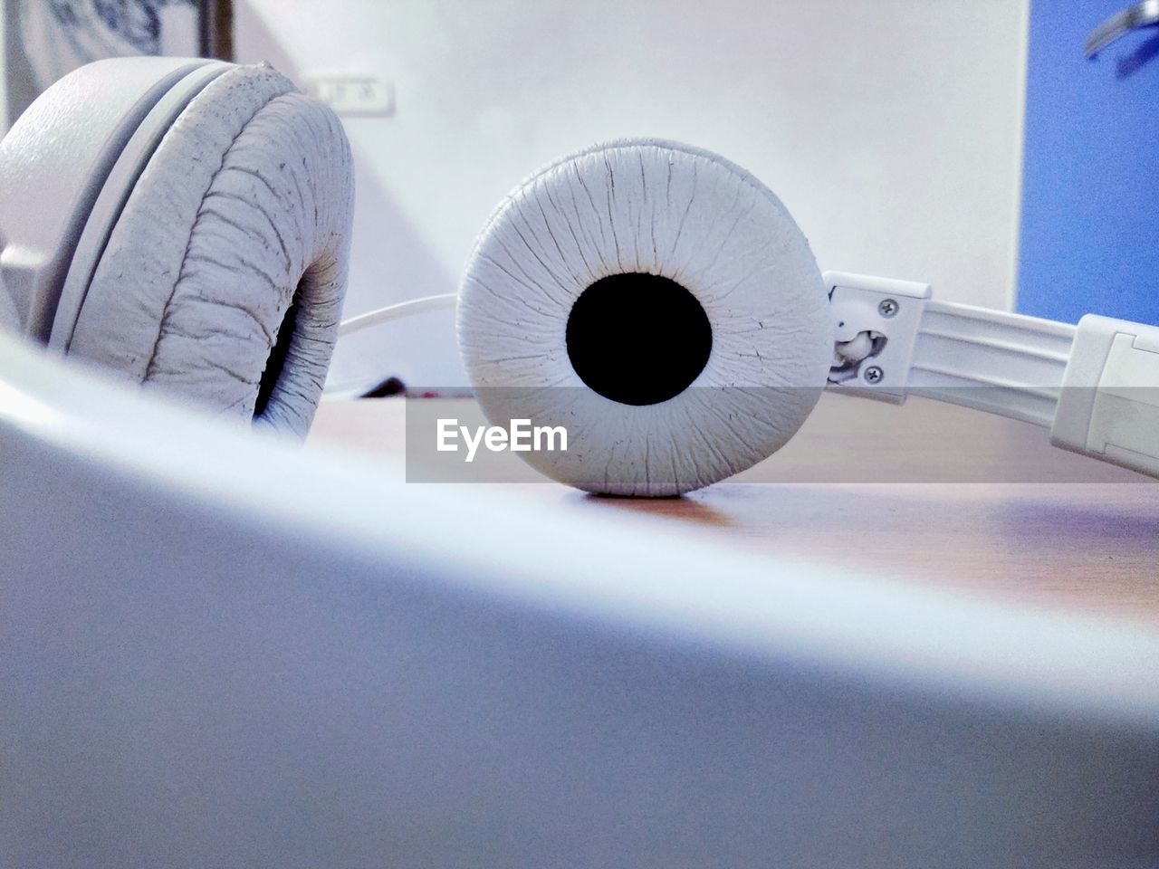 CLOSE-UP OF ELECTRIC ON TABLE