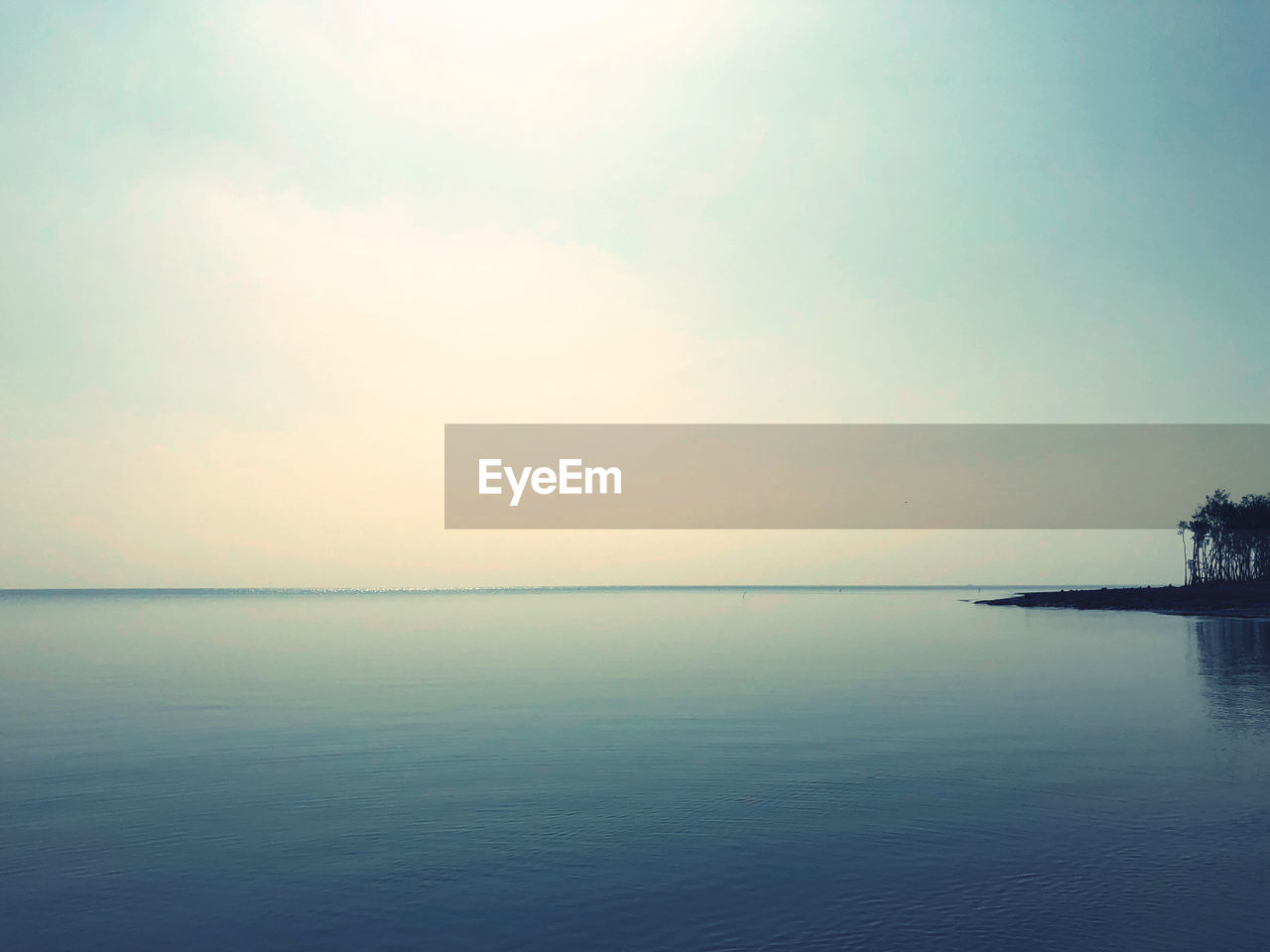 IDYLLIC SHOT OF SEA AGAINST SKY