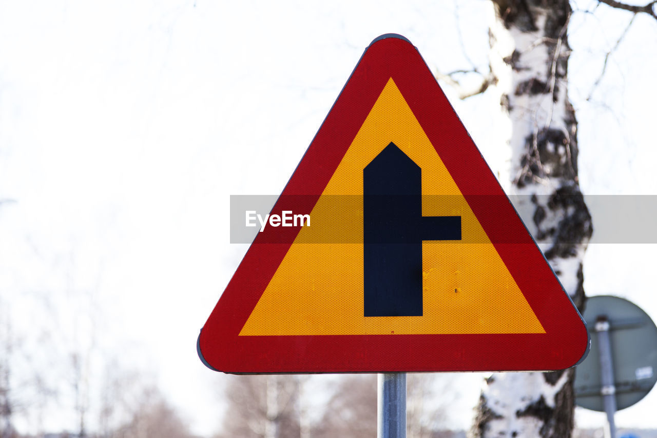 Traffic sign which means that others must show you priority