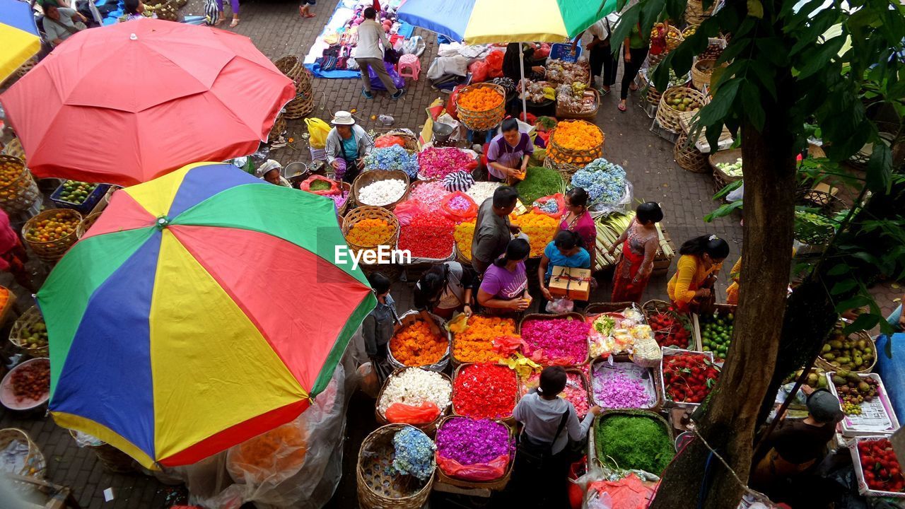 FULL FRAME SHOT OF COLORFUL MARKET STALL