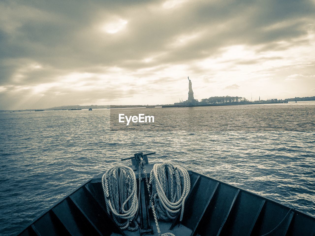 VIEW OF SHIP SAILING IN SEA