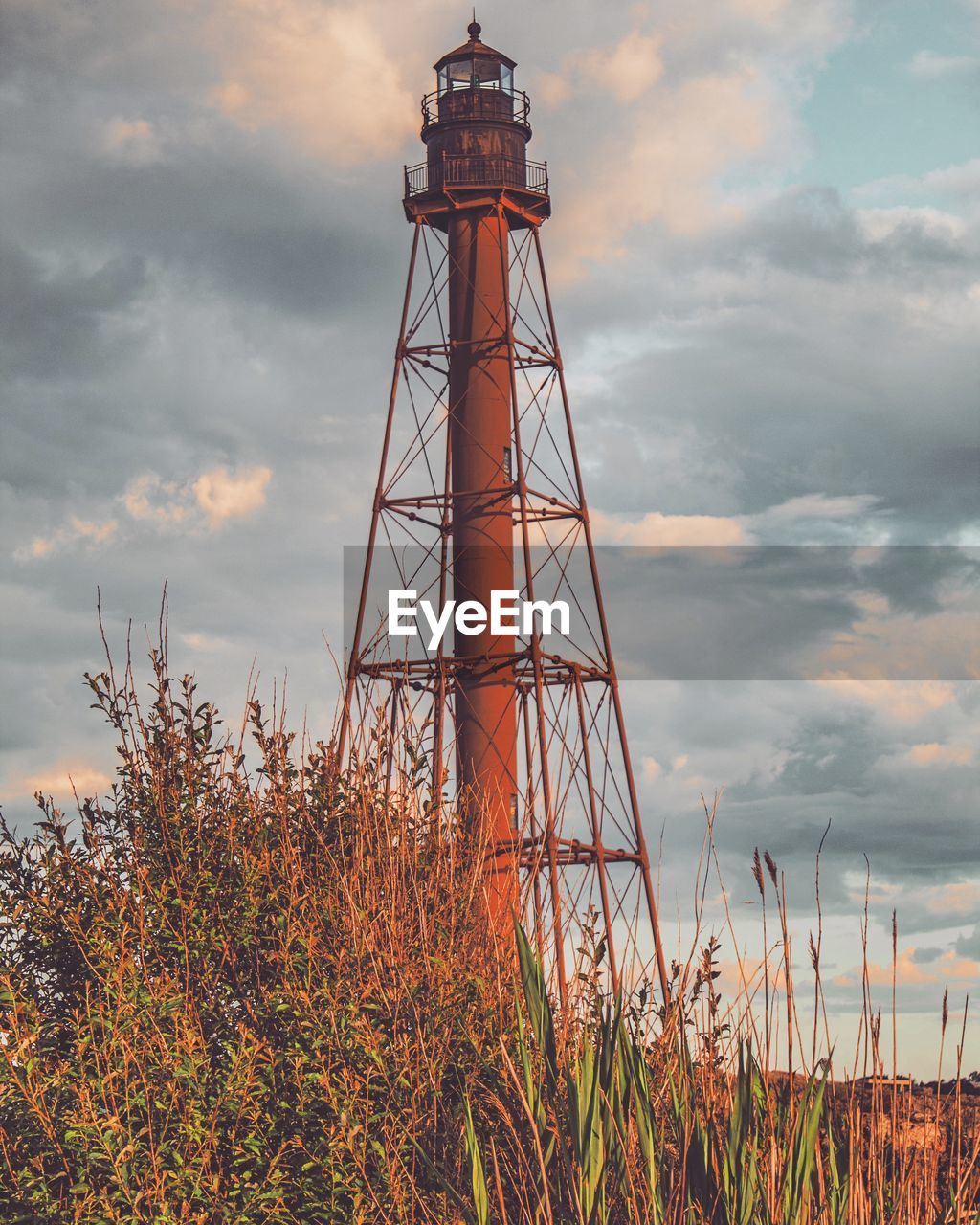 LOW ANGLE VIEW OF LIGHTHOUSE AGAINST SKY