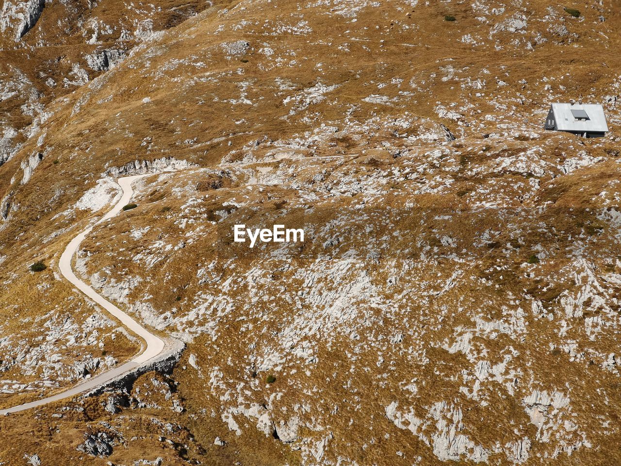 HIGH ANGLE VIEW OF RIVER ALONG LANDSCAPE