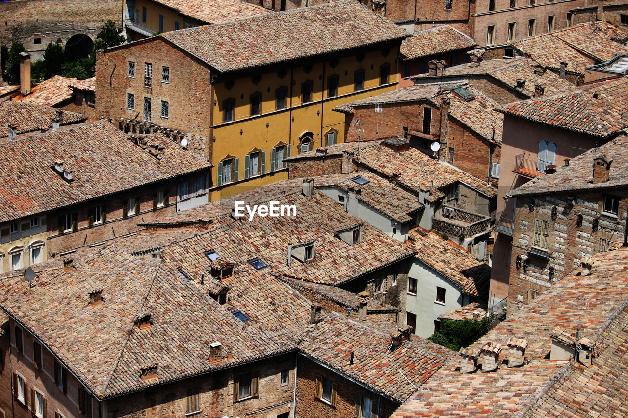 HIGH ANGLE VIEW OF OLD HOUSES