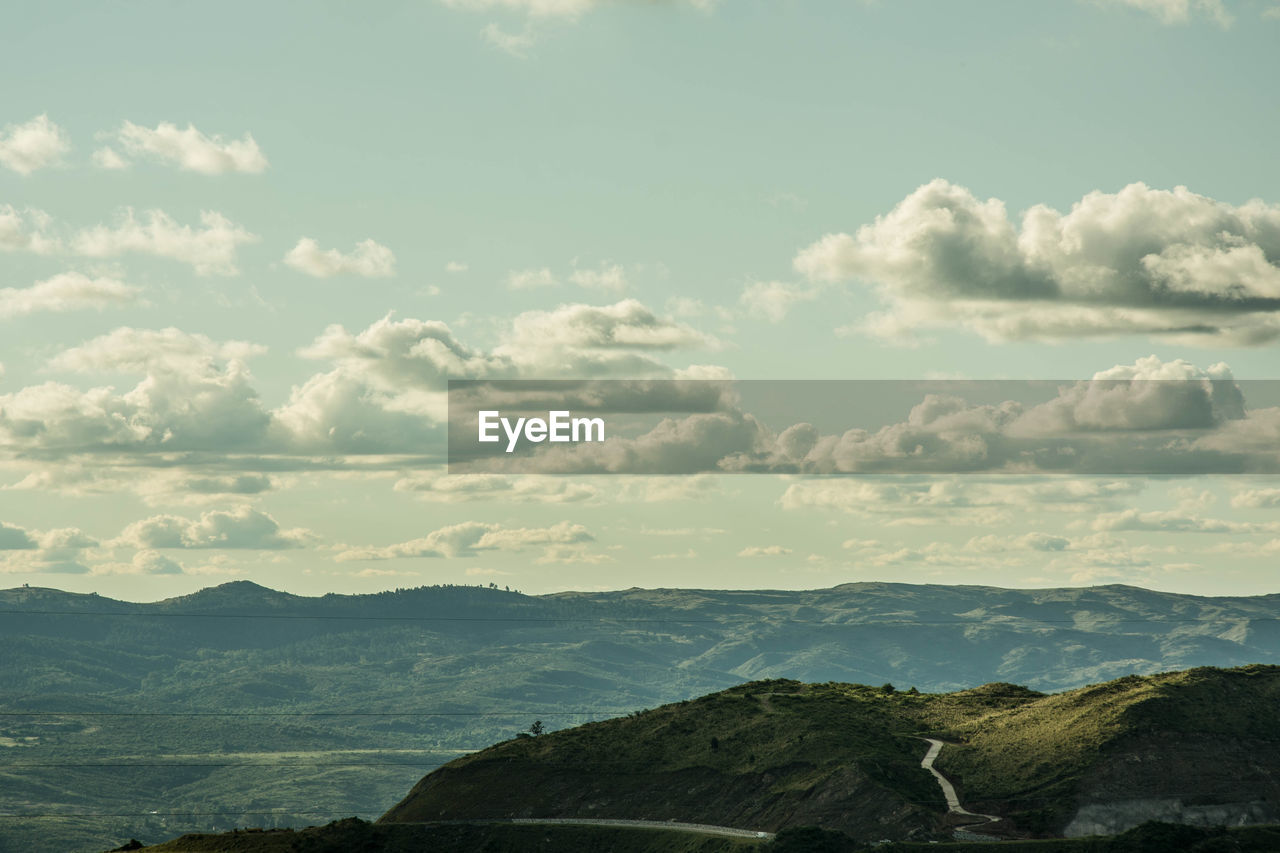 IDYLLIC VIEW OF LANDSCAPE AGAINST SKY
