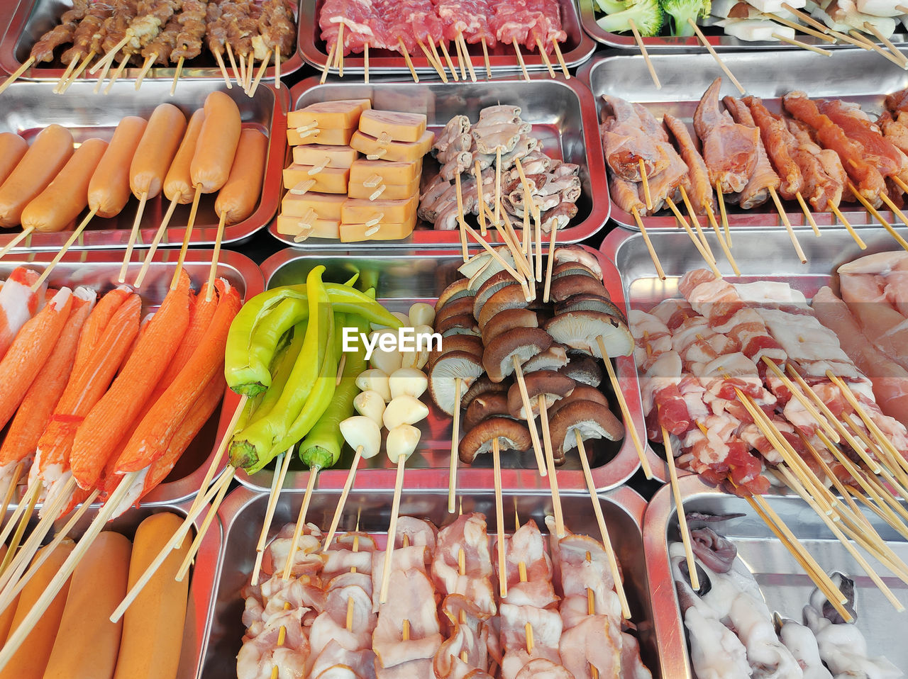 HIGH ANGLE VIEW OF VEGETABLES FOR SALE AT STORE