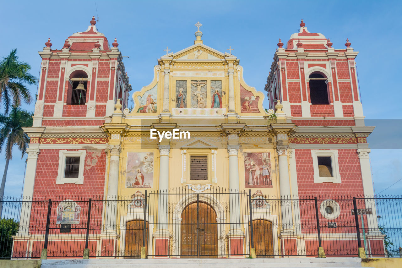 Leon, nicaragua the baroque el calvario church facade, located in leon, nicaragua
