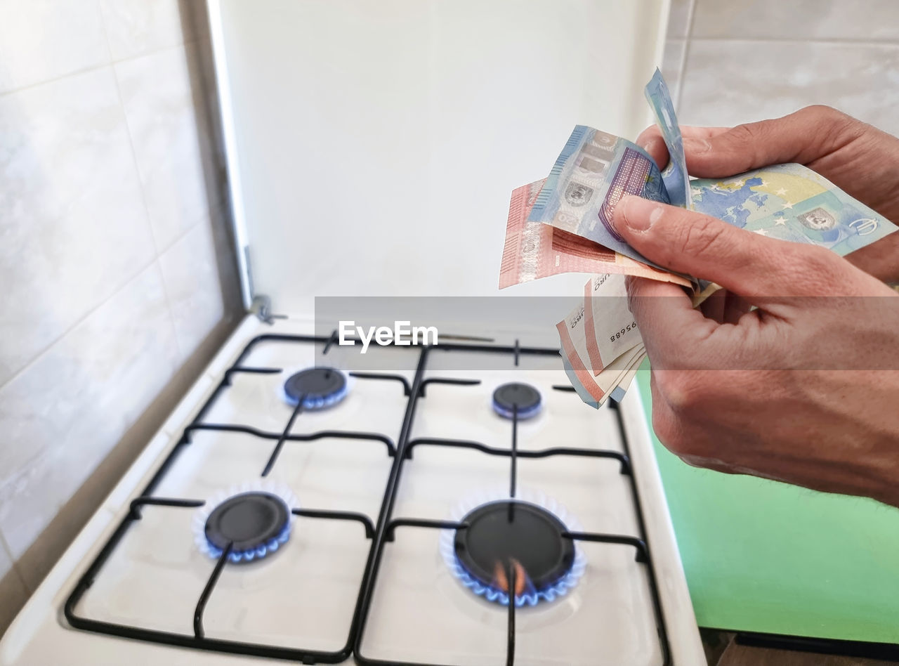 Energy efficiency with gas cooker and euro currency  the cost of natural gas is more expensive 