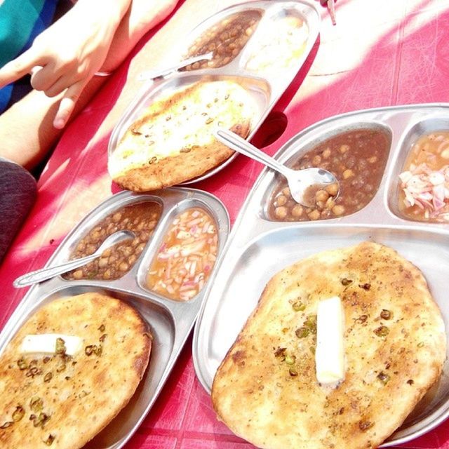 CLOSE-UP OF FOOD IN BOWL